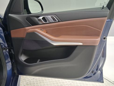 Used 2022 BMW X5 xDrive40i w/ M Sport Package image 35