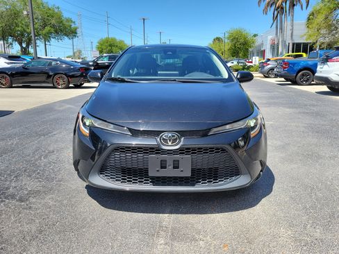 Used 2022 Toyota Corolla LE image 2