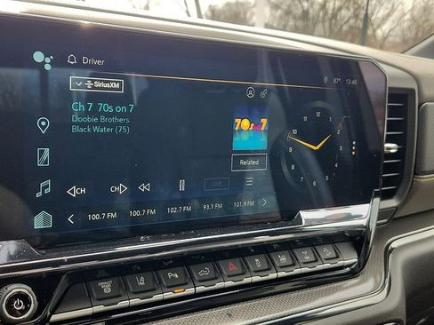 Used 2024 Chevrolet Silverado 2500 ZR2 w/ Technology Package image 18