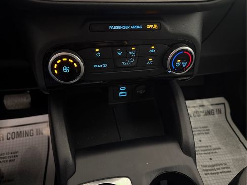 Used 2022 Ford Escape SE FWD image 33
