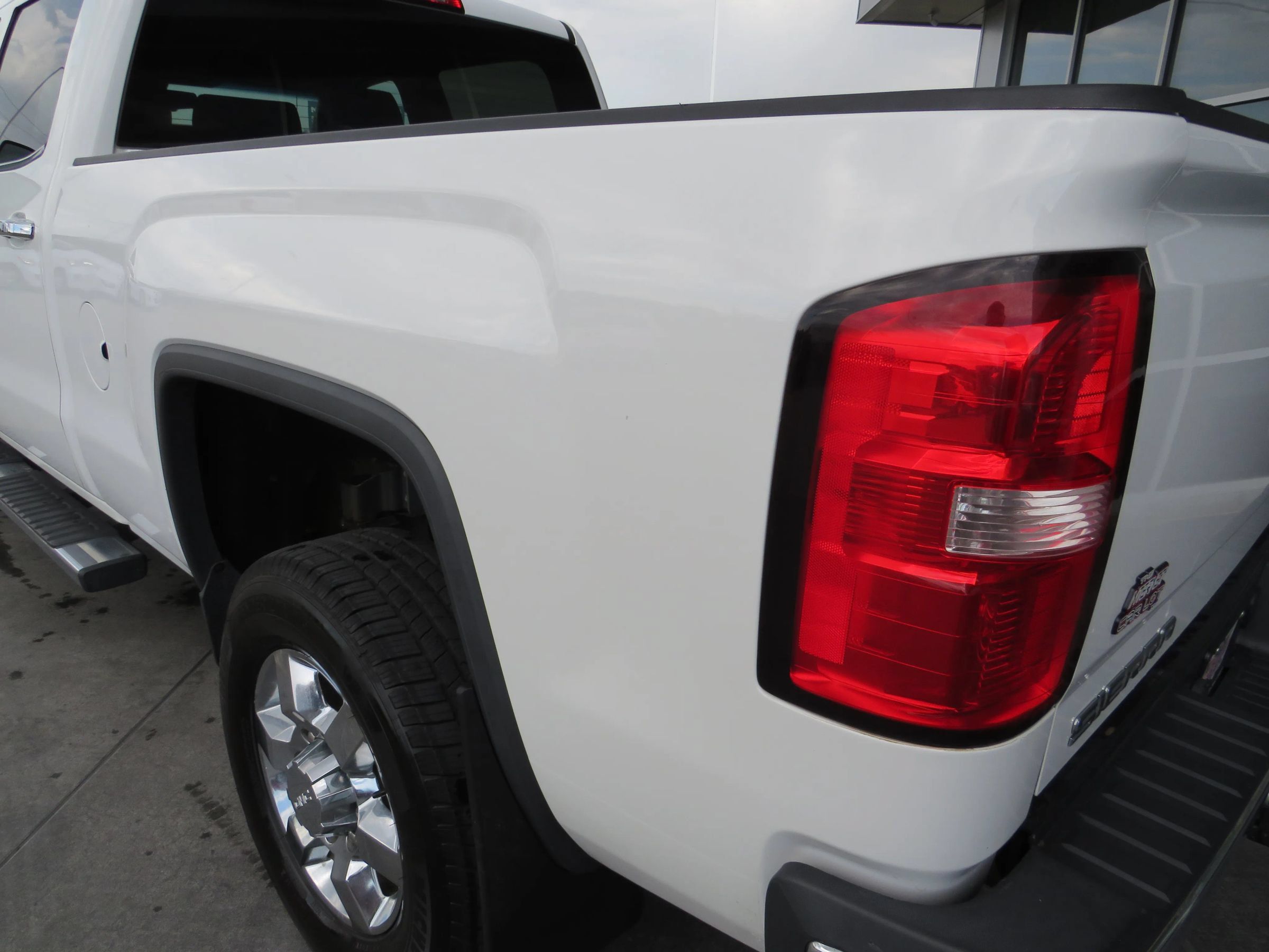 Used 2015 GMC Sierra 3500 SLT AWD/4WD image 28