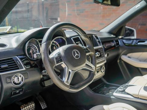 Used 2015 Mercedes-Benz ML 63 AMG 4MATIC image 18