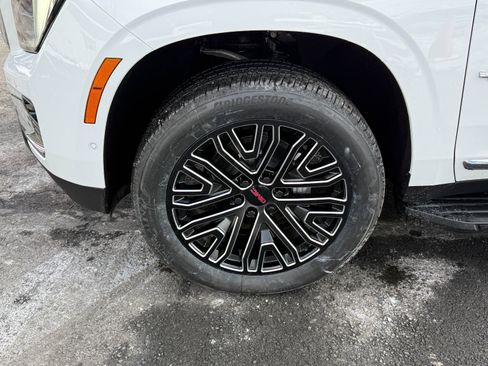 New 2026 GMC Yukon Elevation image 9