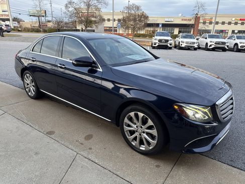 Used 2017 Mercedes-Benz E 300 image 5