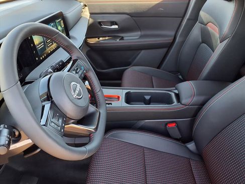 New 2026 Nissan Kicks SR w/ Cold Weather Package image 15