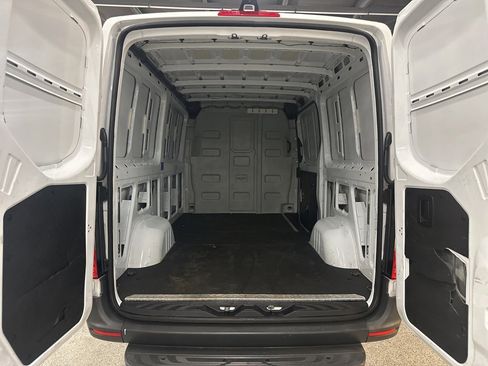 Used 2021 Mercedes-Benz Sprinter 144 Cargo image 21