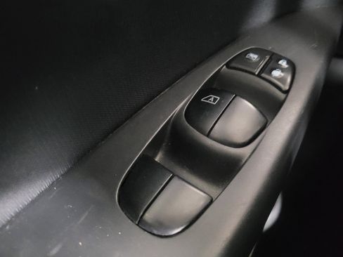 Used 2016 Nissan Sentra S image 27