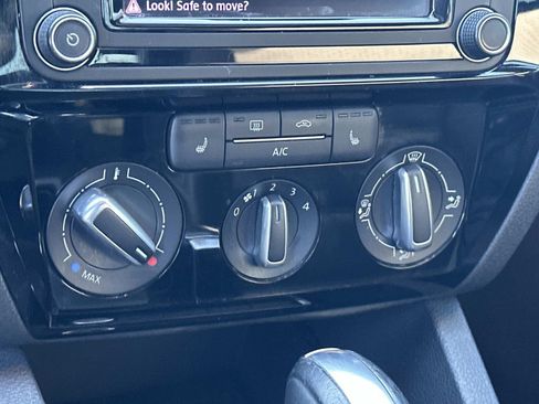 Used 2016 Volkswagen Jetta SEL w/ Lighting Package image 19