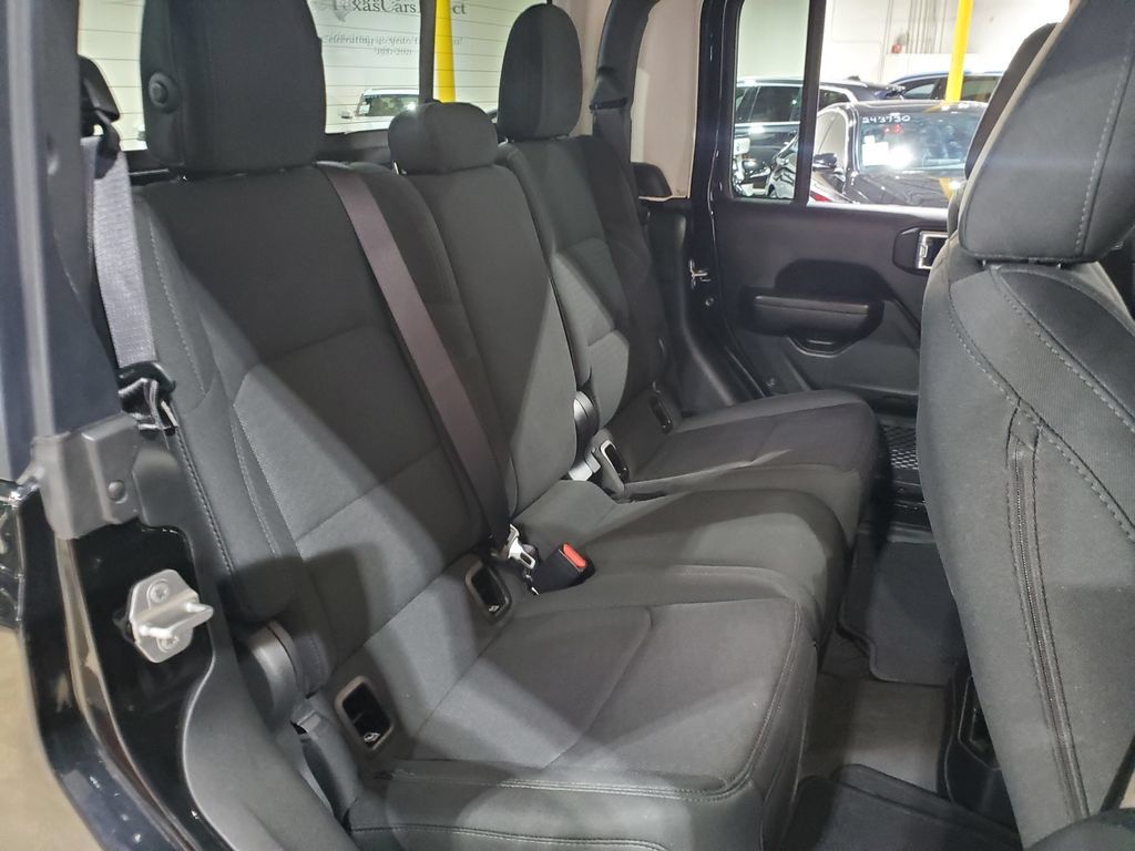 Used 2021 Jeep Gladiator Sport AWD/4WD image 20