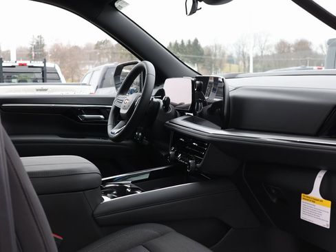 New 2026 Chevrolet Suburban LS w/ LPO, Dark Essentials Package image 39