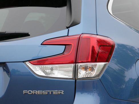 Used 2022 Subaru Forester Limited AWD/4WD image 17