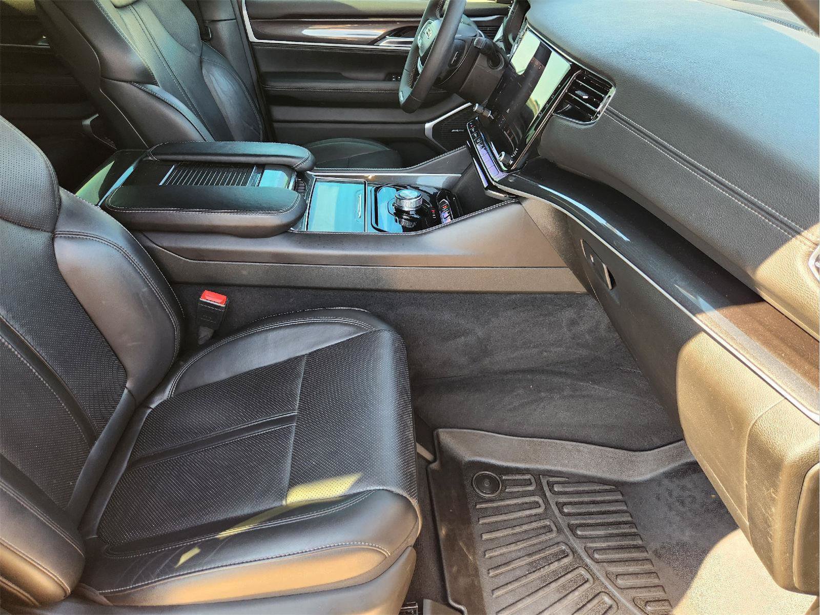 Used 2022 Jeep Wagoneer Series I RWD image 13