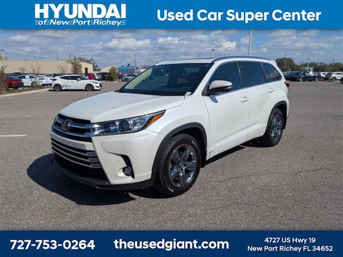 Used 2017 Toyota Highlander Limited Platinum image 1