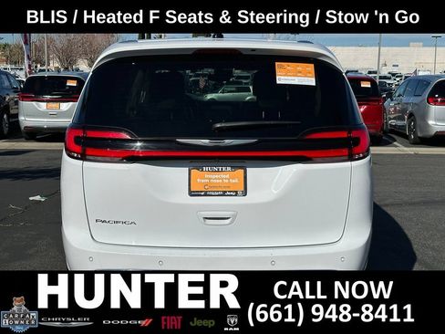 Used 2024 Chrysler Pacifica Touring-L FWD image 5