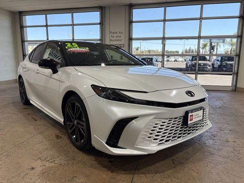 Used 2025 Toyota Camry XSE image 4
