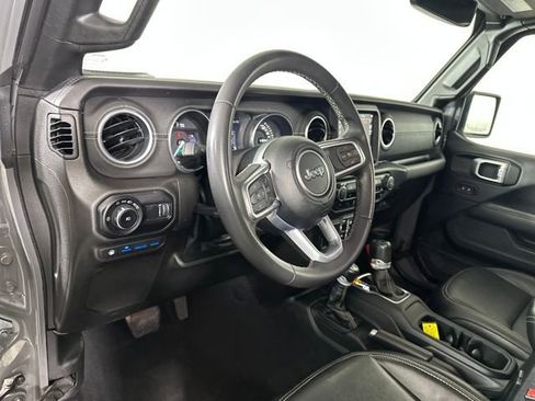 Used 2023 Jeep Wrangler Unlimited Sahara AWD/4WD image 13