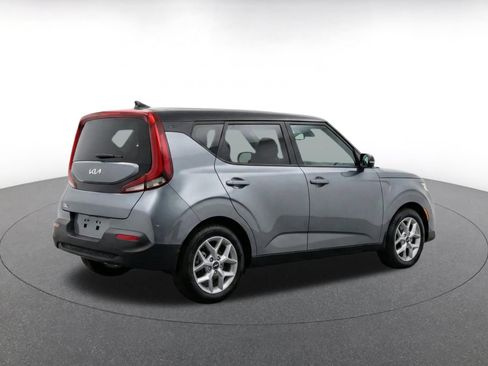 Used 2025 Kia Soul LX w/ LX Technology Package FWD image 11