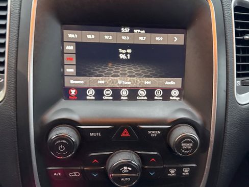 Used 2019 Dodge Durango SXT image 12