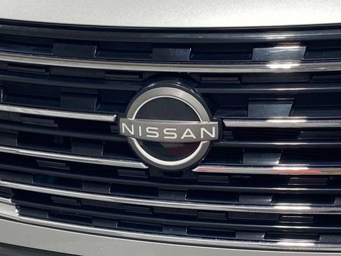 Used 2024 Nissan Rogue S FWD image 8