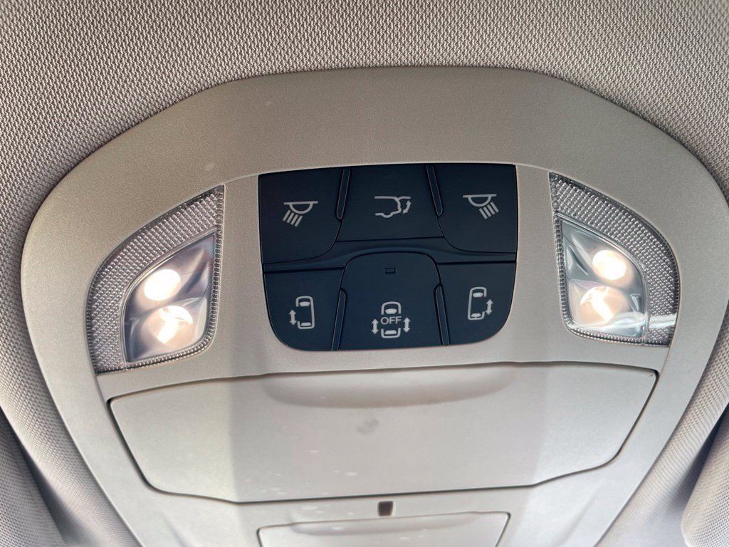 Used 2024 Chrysler Pacifica Touring-L FWD image 23