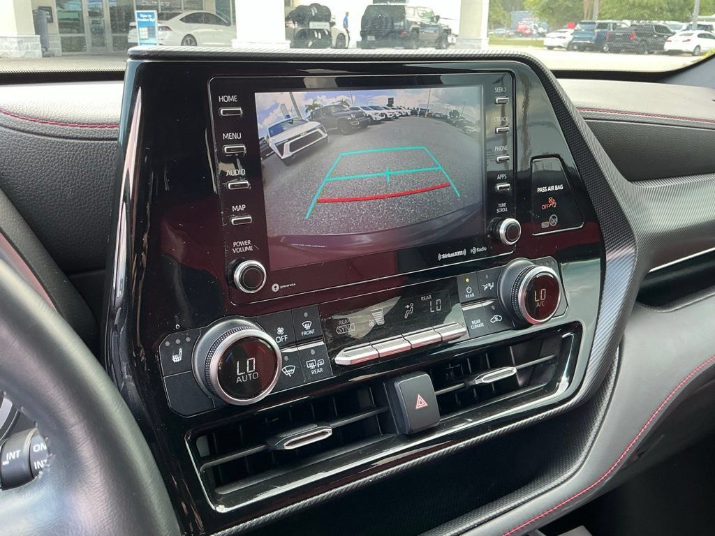 Used 2021 Toyota Highlander XSE FWD image 41