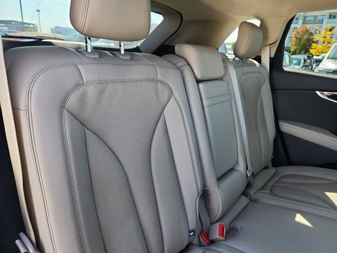 Used 2022 Lincoln Nautilus Reserve image 28