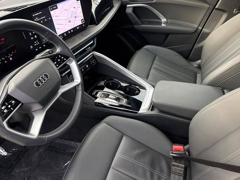 Used 2025 Audi Q5 Premium w/ 19" Wheel Package image 9
