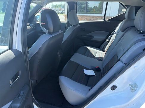 Used 2023 Nissan Kicks SR w/ SR Premium Package FWD image 6