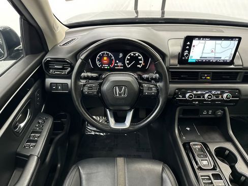 Certified 2025 Honda Pilot Touring image 26