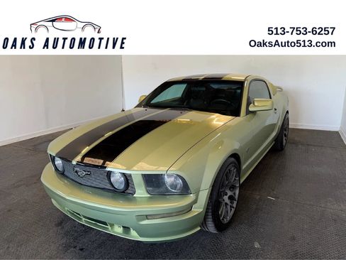 Used 2005 Ford Mustang GT Premium RWD image 1