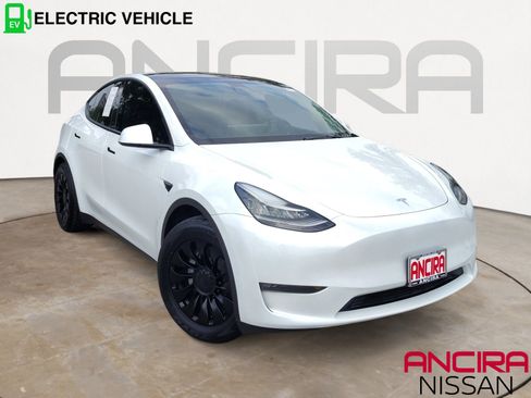Used 2023 Tesla Model Y Long Range AWD/4WD image 1