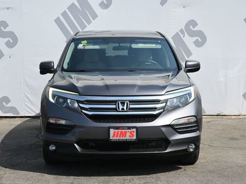 Used 2017 Honda Pilot EX image 2