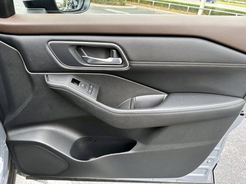 Used 2023 Nissan Rogue Platinum w/ Platinum Premium Package image 13