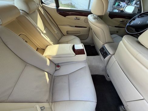 Used 2012 Lexus LS 460 w/ Comfort Pkg image 15