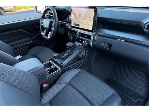 New 2025 Toyota 4Runner TRD Off-Road Premium image 18