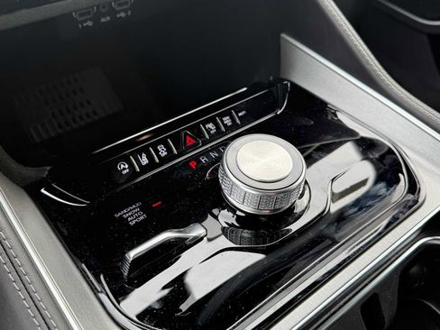 New 2026 Jeep Grand Wagoneer 4WD image 17