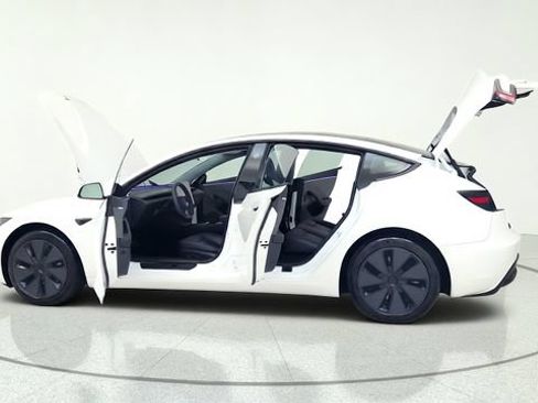 Used 2025 Tesla Model 3 Long Range RWD image 15