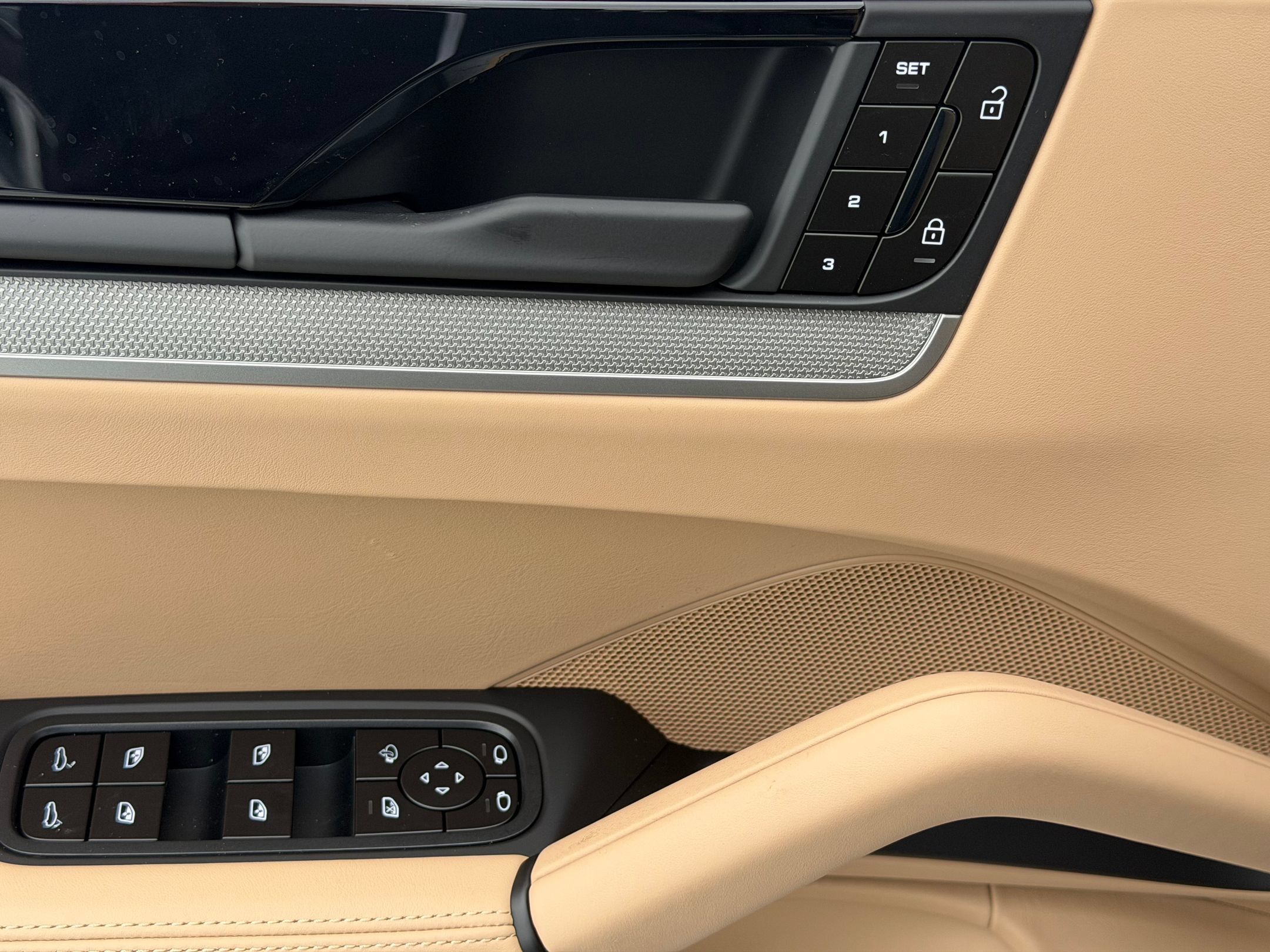 Certified 2026 Porsche Cayenne AWD/4WD image 26