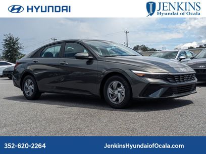 New 2025 Hyundai Elantra SE