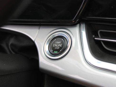 Used 2025 Chevrolet Trax LT image 38