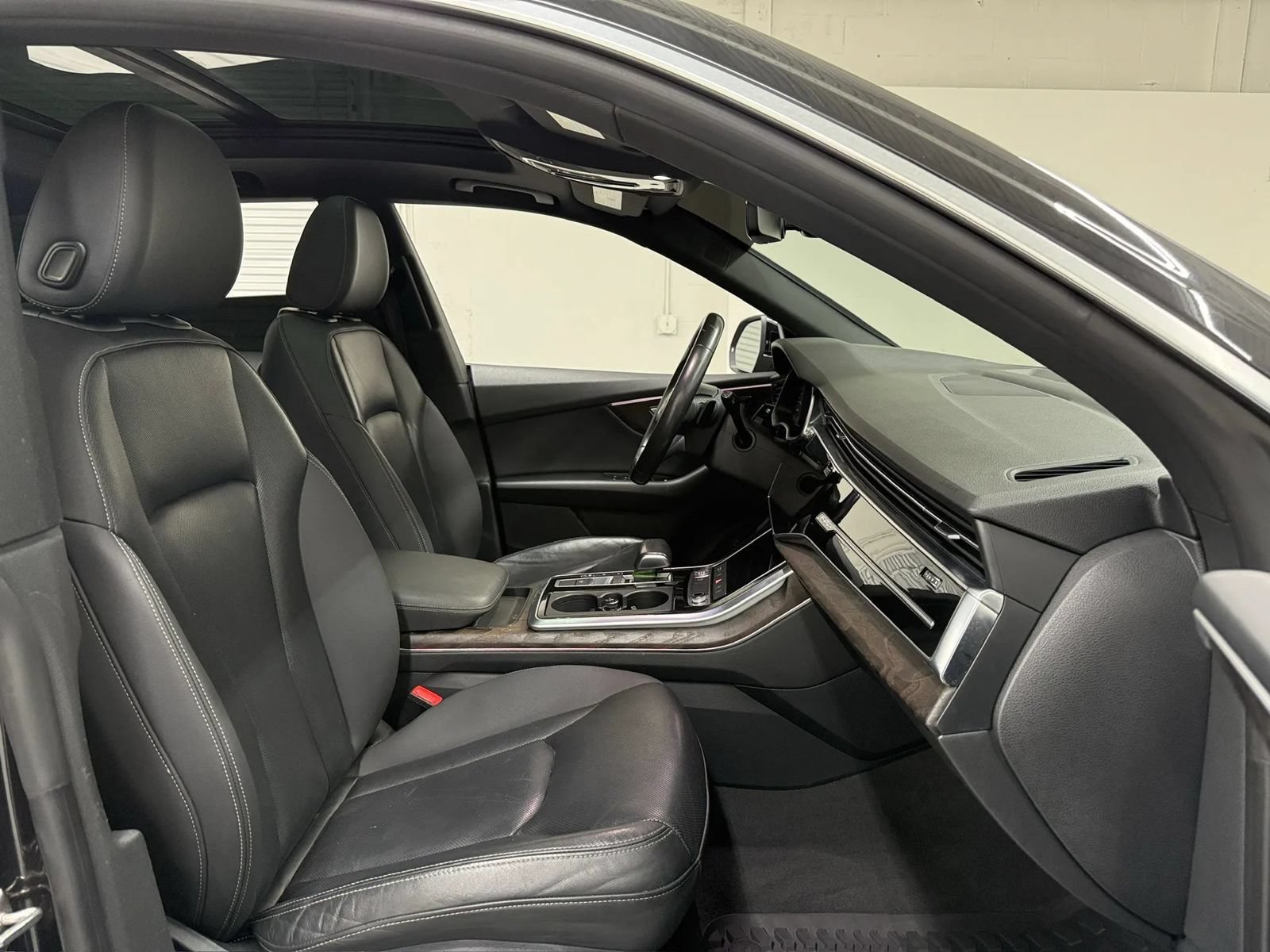 Used 2019 Audi Q8 Premium Plus w/ Premium Plus AWD/4WD image 12