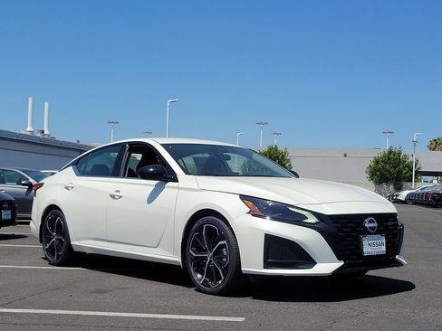 New 2026 Nissan Altima 2.5 SR FWD image 21