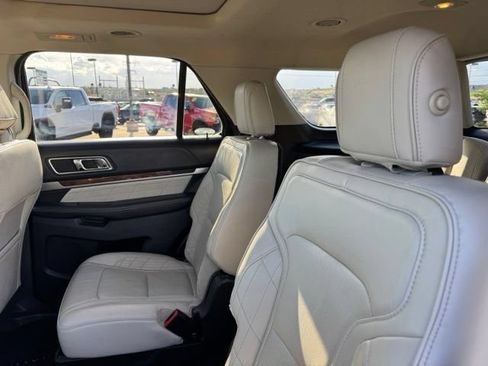 Used 2016 Ford Explorer Platinum AWD/4WD image 17