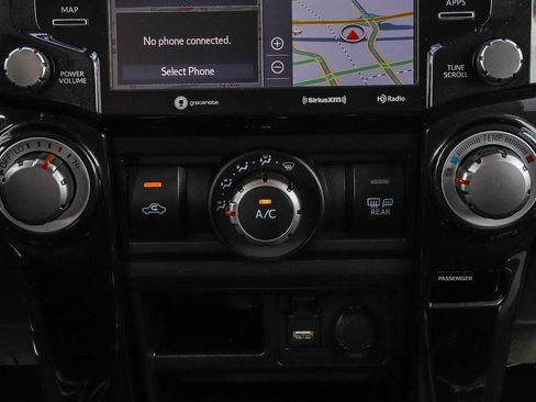 Used 2020 Toyota 4Runner Venture w/ Moonroof Package AWD/4WD image 20