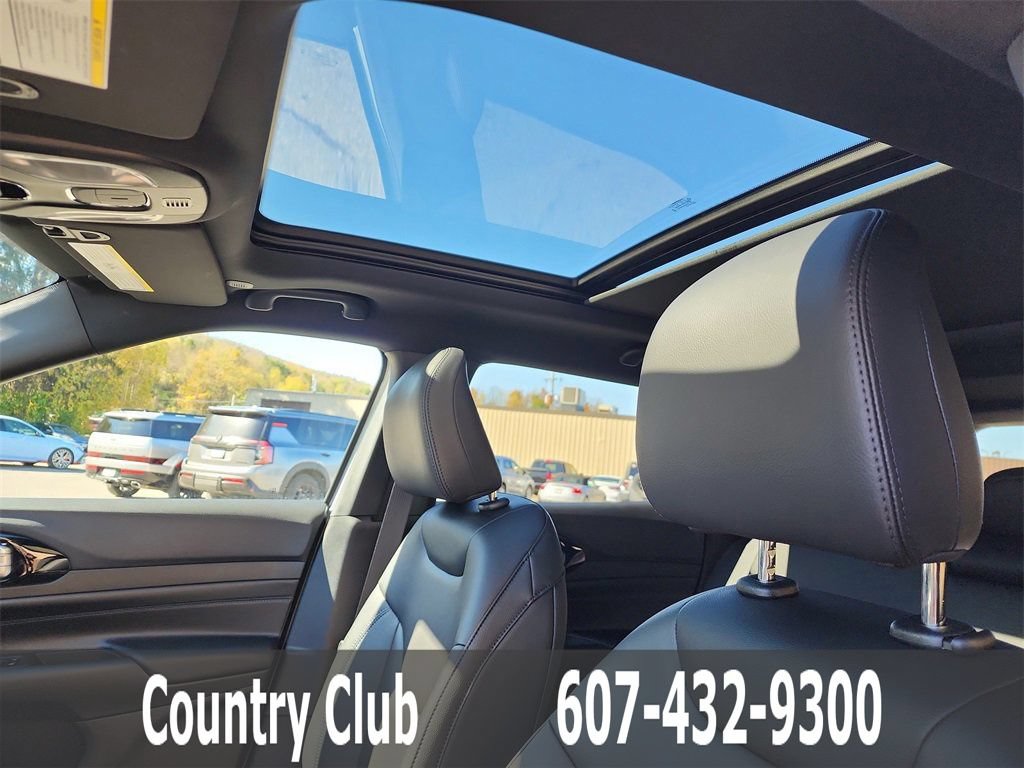 New 2025 Jeep Compass Limited w/ Sun & Sound Group AWD/4WD image 13