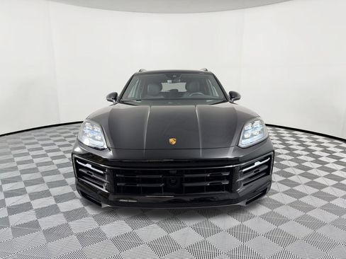 Certified 2024 Porsche Cayenne AWD/4WD image 6
