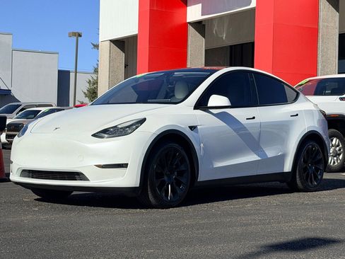 Used 2021 Tesla Model Y Long Range image 27