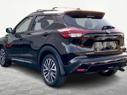 Used 2021 Nissan Kicks SR w/ SR Premium Package image 4
