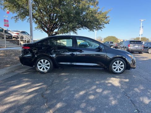 Used 2024 Toyota Corolla LE image 8