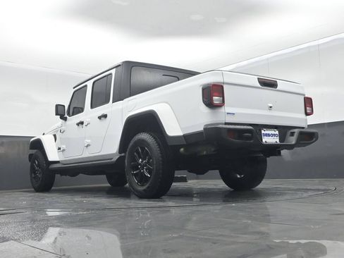 Used 2021 Jeep Gladiator Sport AWD/4WD image 20